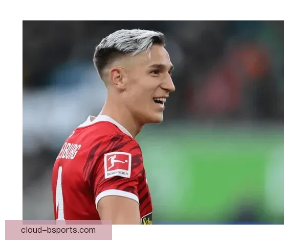 施洛特贝克精准长传助攻菲尔克鲁格欧冠主场精彩表现助球队挺进下一轮